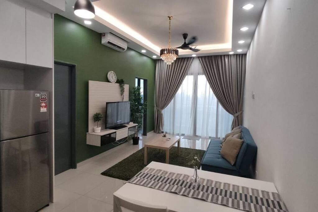 Comfort Bedroom @ Aera Residence Petaling Jaya Esterno foto
