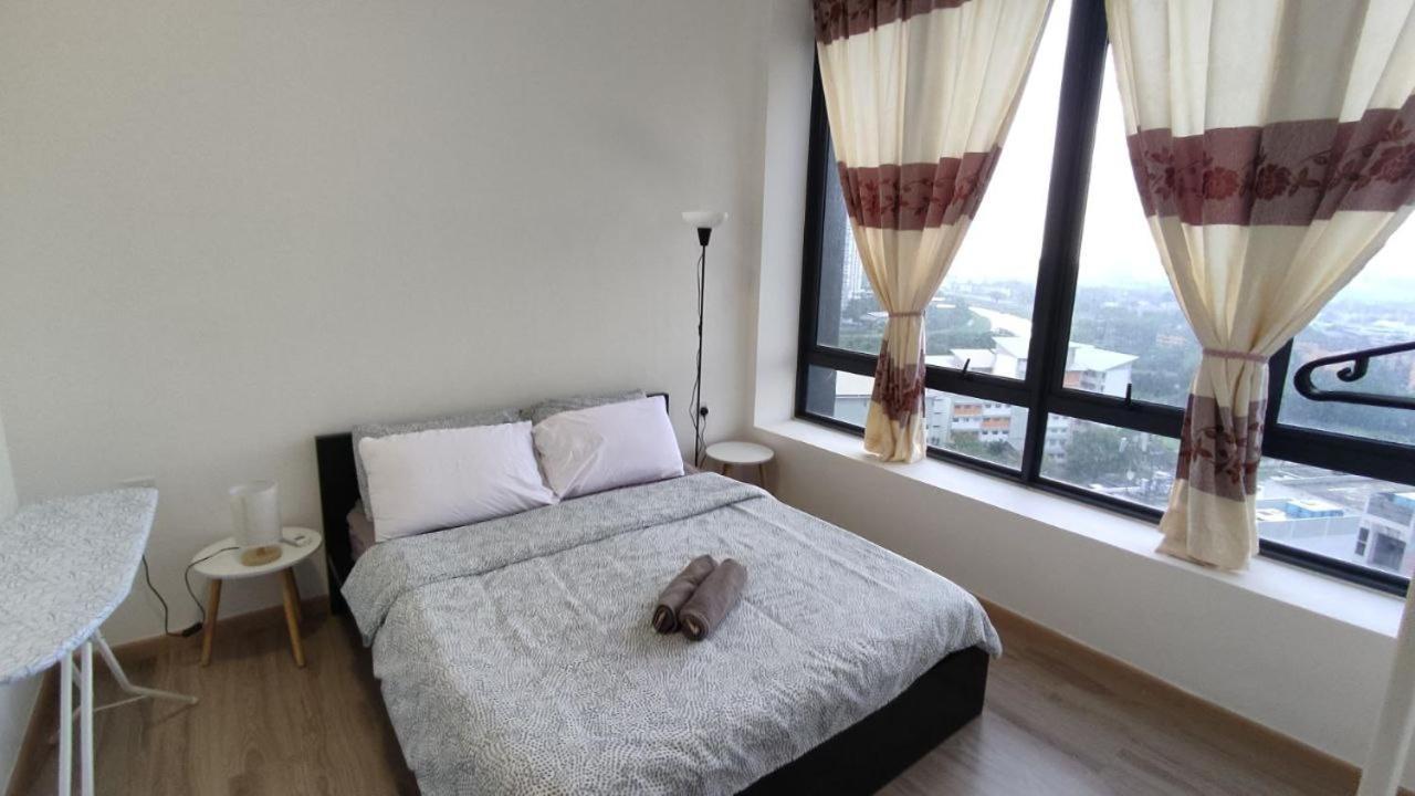Comfort Bedroom @ Aera Residence Petaling Jaya Esterno foto